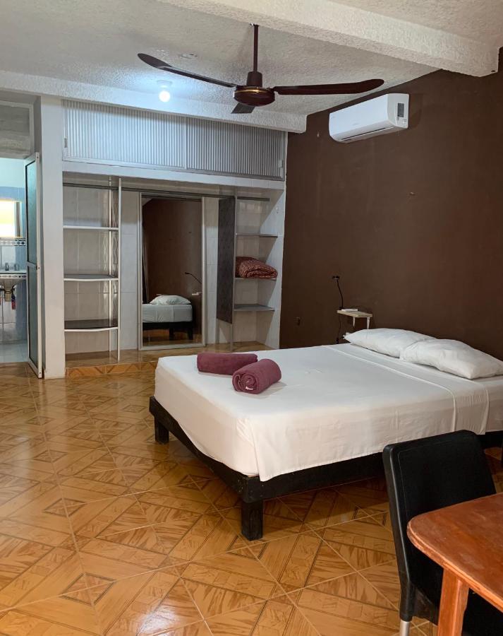 Spanglish Hostel Вальядолид Экстерьер фото