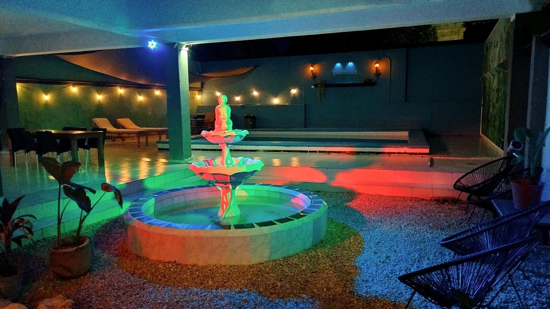 Spanglish Hostel Вальядолид Экстерьер фото